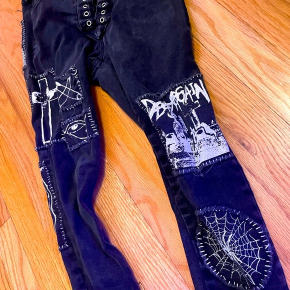 Women’s Black Dolls Kill Patchwork Punk Goth Skinny Jeans - Picture 10 of 13